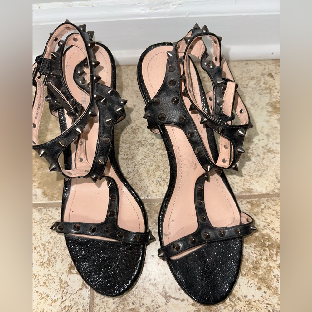 Kenneth Cole Reaction Know Stud Heel size 7.5